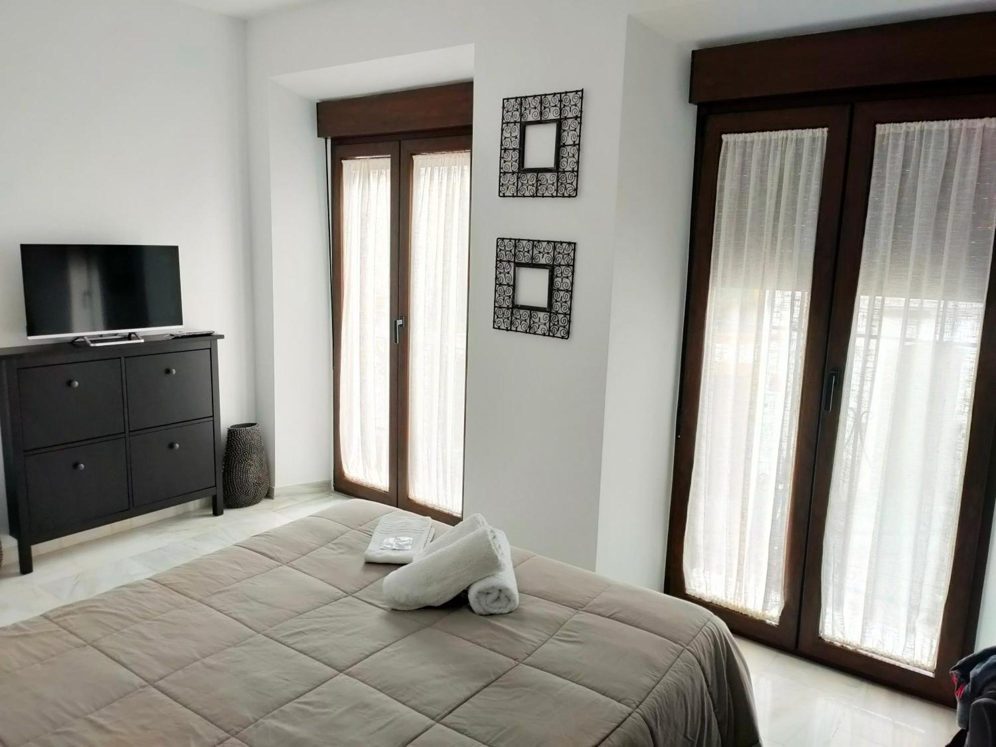 Apartamentos San Pedro Cordova Esterno foto